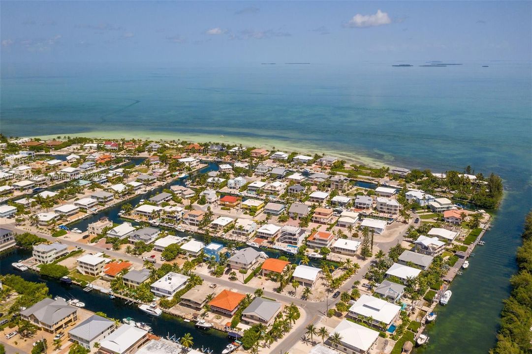 Recently Sold: $2,200,000 (3 beds, 2 baths, 1560 Square Feet)