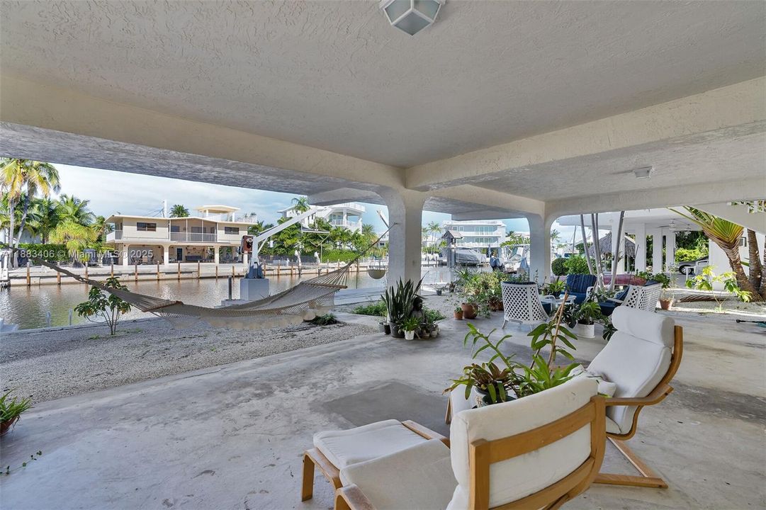 Recently Sold: $2,200,000 (3 beds, 2 baths, 1560 Square Feet)