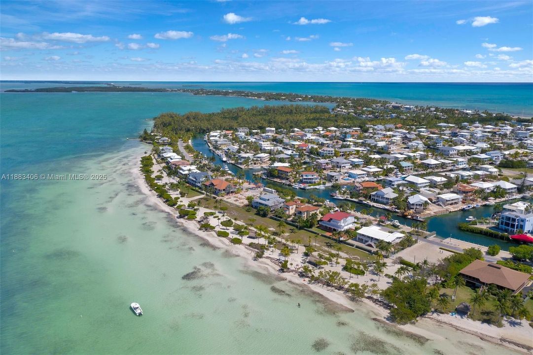 Recently Sold: $2,200,000 (3 beds, 2 baths, 1560 Square Feet)