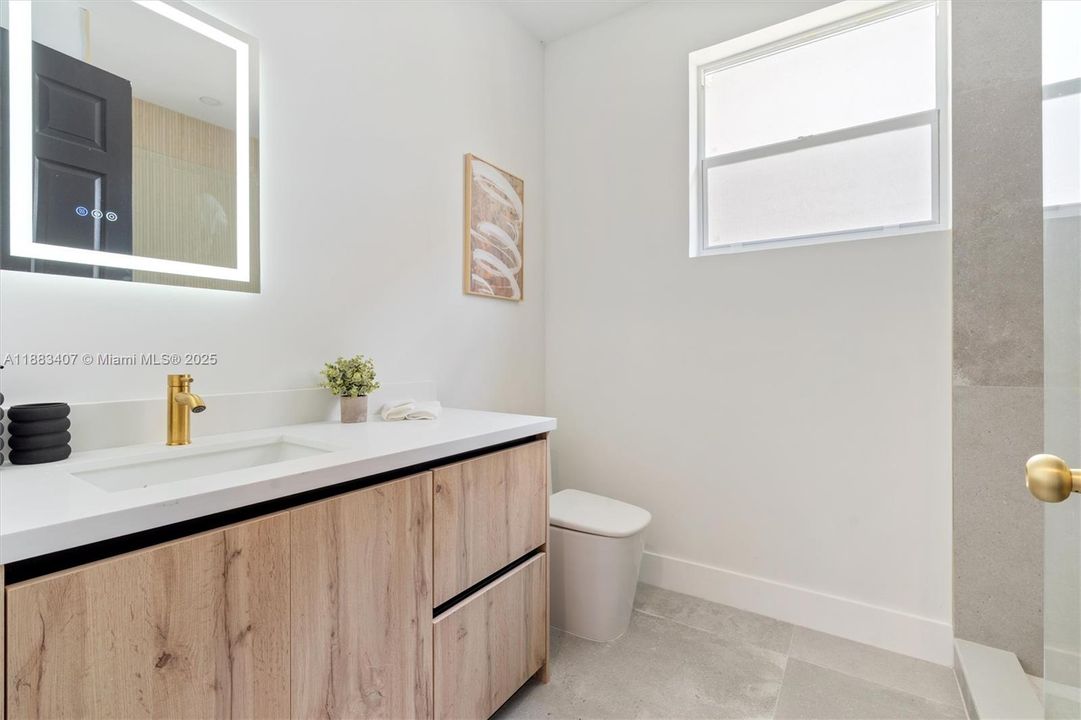 Recently Sold: $799,999 (3 beds, 2 baths, 2440 Square Feet)