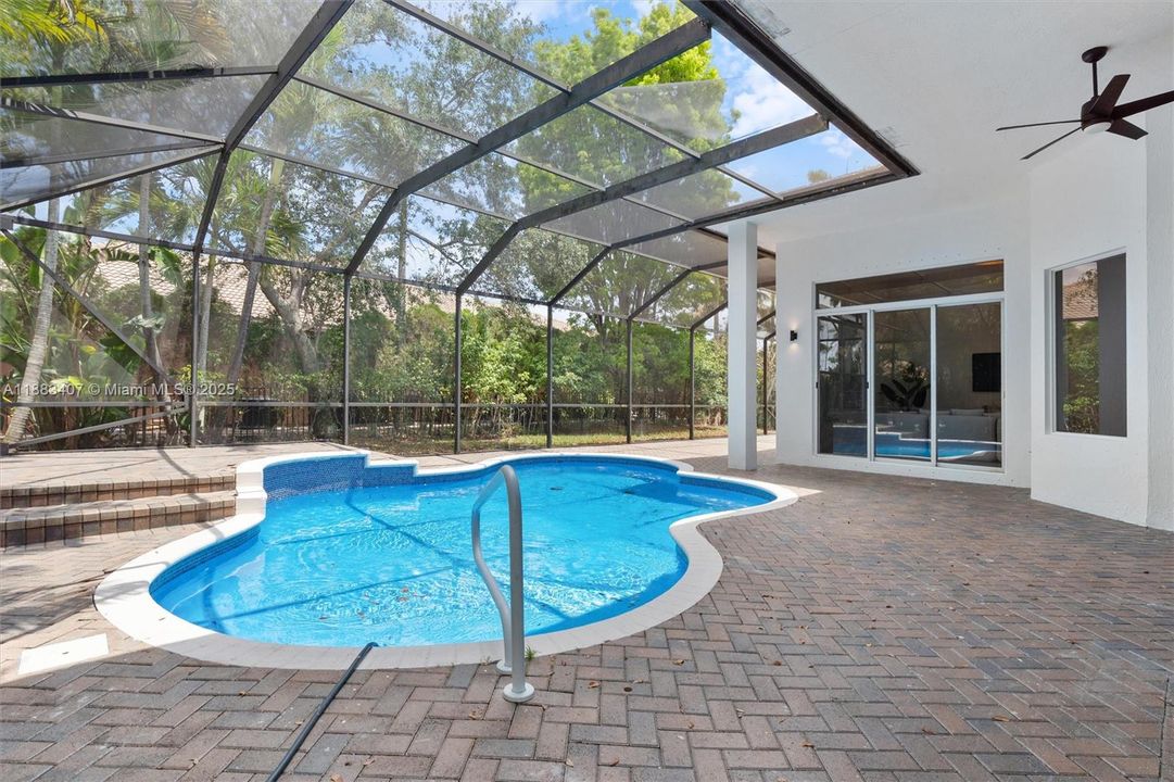 Recently Sold: $799,999 (3 beds, 2 baths, 2440 Square Feet)