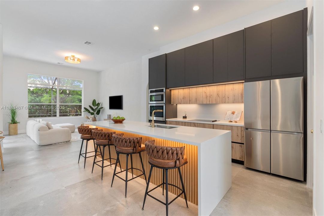 Recently Sold: $799,999 (3 beds, 2 baths, 2440 Square Feet)