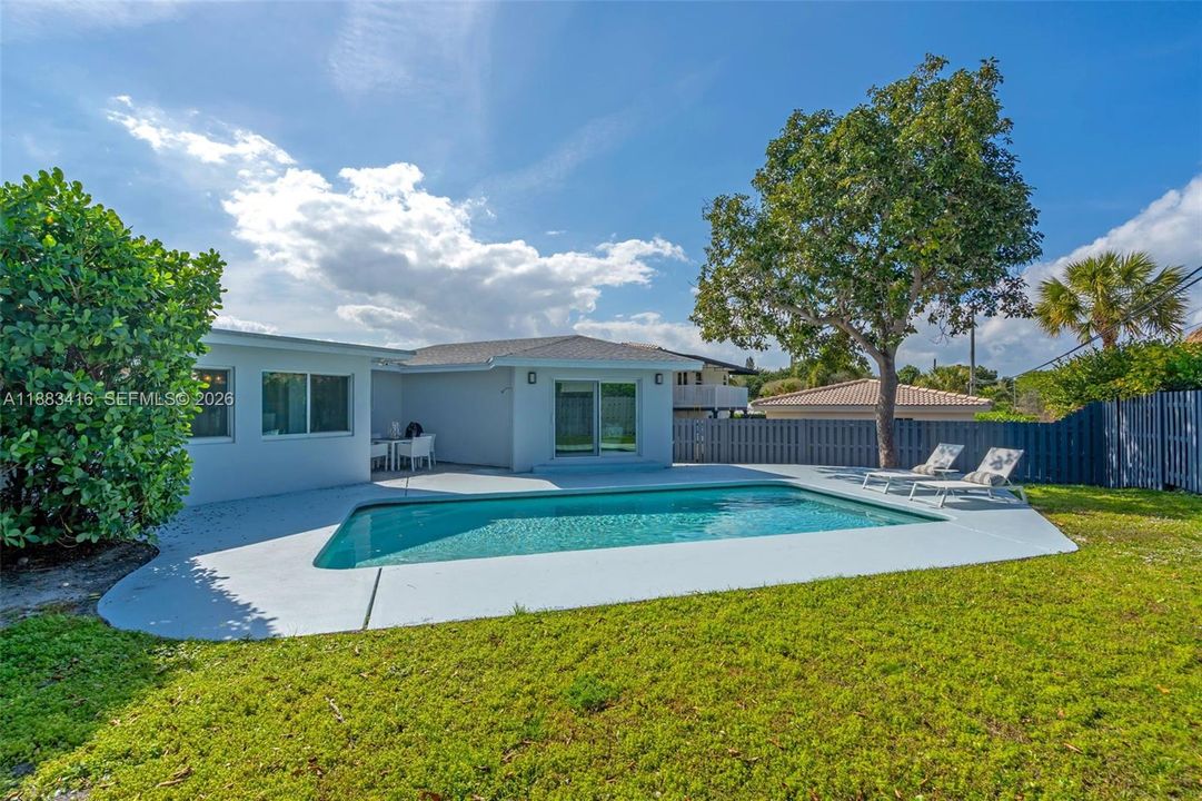 For Rent: $7,500 (4 beds, 2 baths, 2101 Square Feet)