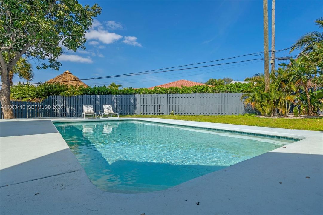 For Rent: $7,500 (4 beds, 2 baths, 2101 Square Feet)