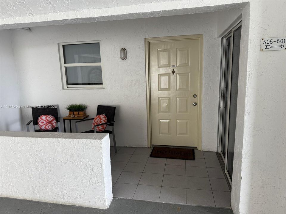 For Sale: $455,000 (2 beds, 2 baths, 1330 Square Feet)