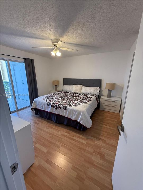 For Sale: $455,000 (2 beds, 2 baths, 1330 Square Feet)