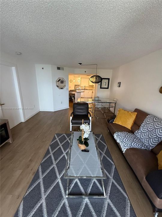 For Sale: $455,000 (2 beds, 2 baths, 1330 Square Feet)