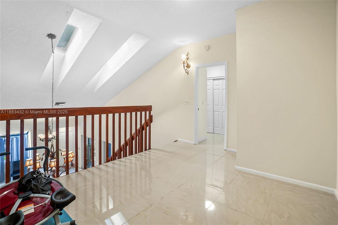 For Sale: $345,000 (3 beds, 2 baths, 1336 Square Feet)