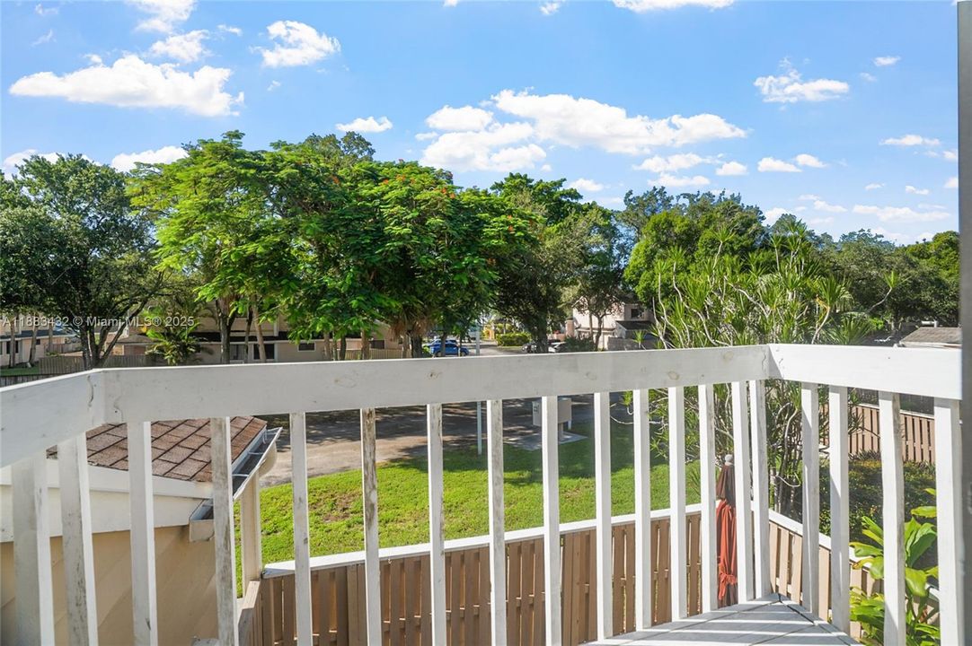 For Sale: $345,000 (3 beds, 2 baths, 1336 Square Feet)