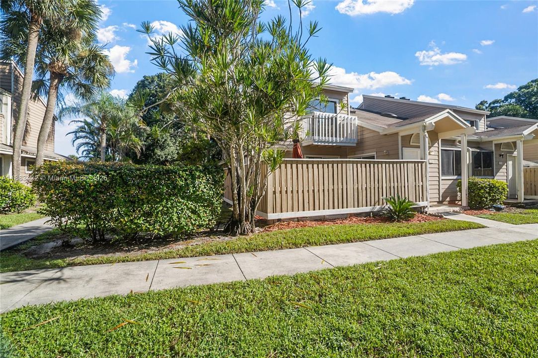 For Sale: $345,000 (3 beds, 2 baths, 1336 Square Feet)