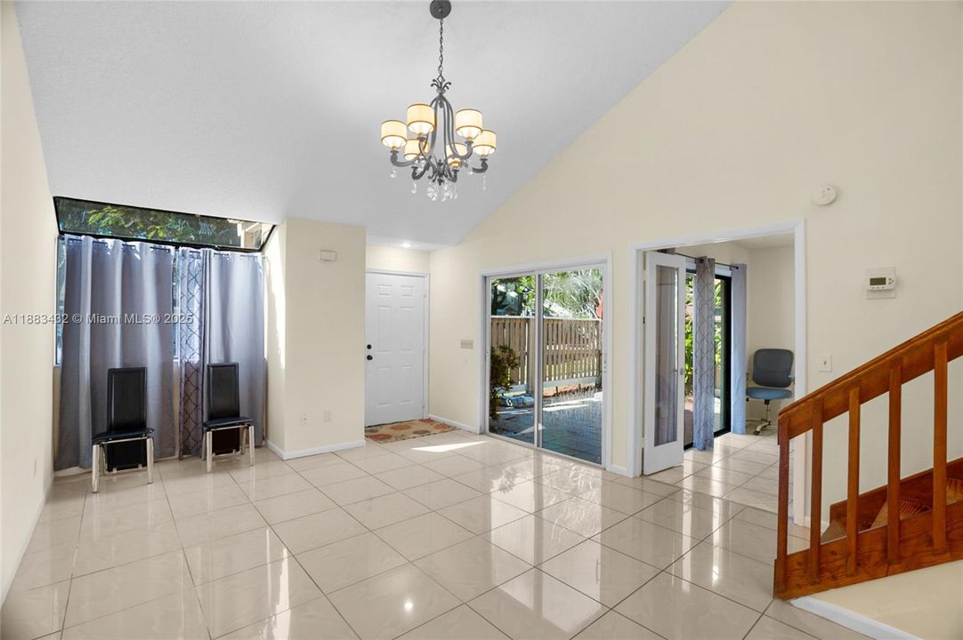 For Sale: $345,000 (3 beds, 2 baths, 1336 Square Feet)