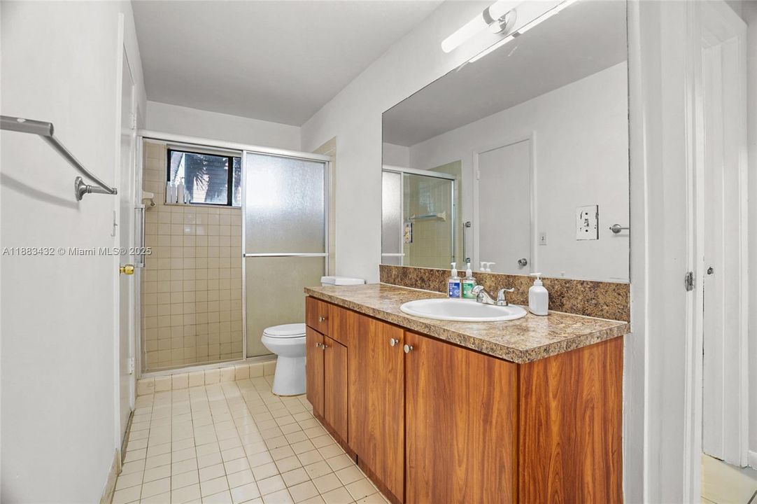 For Sale: $345,000 (3 beds, 2 baths, 1336 Square Feet)