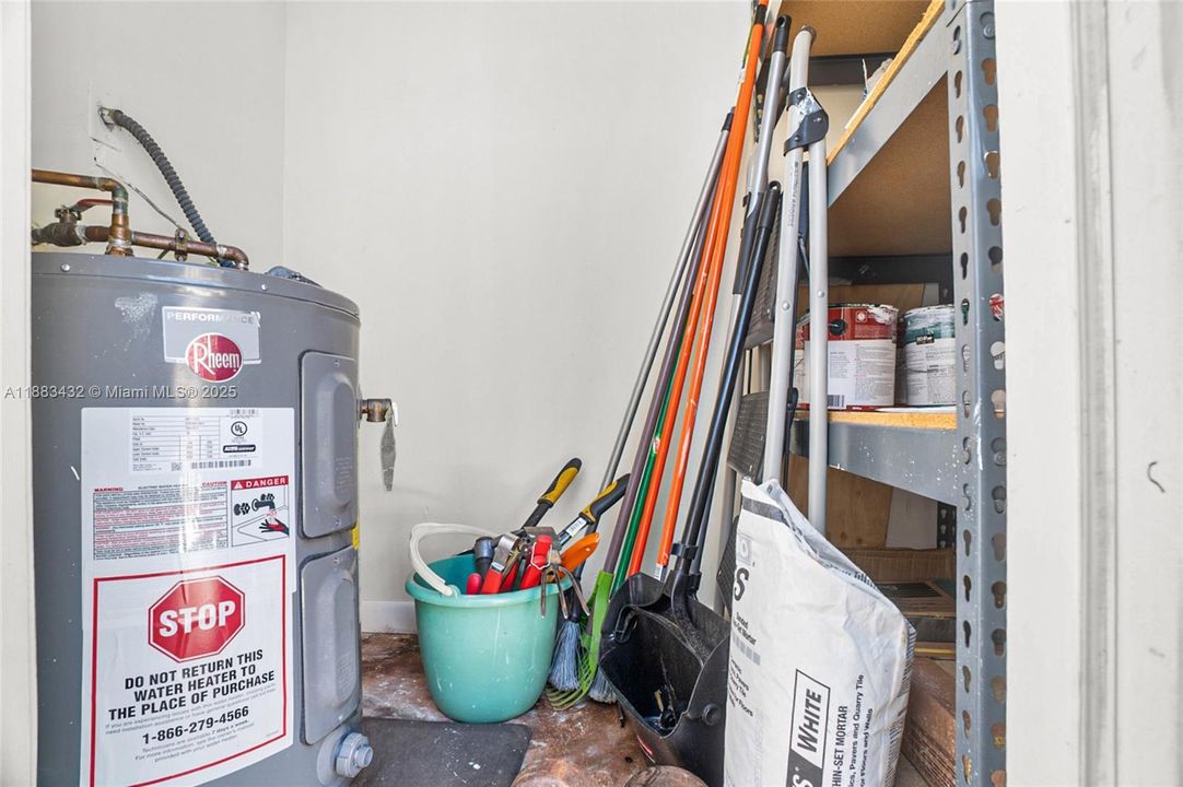 For Sale: $345,000 (3 beds, 2 baths, 1336 Square Feet)