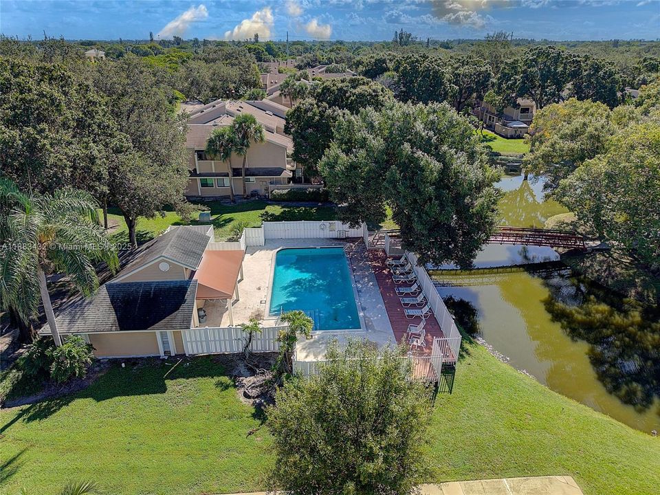 For Sale: $345,000 (3 beds, 2 baths, 1336 Square Feet)