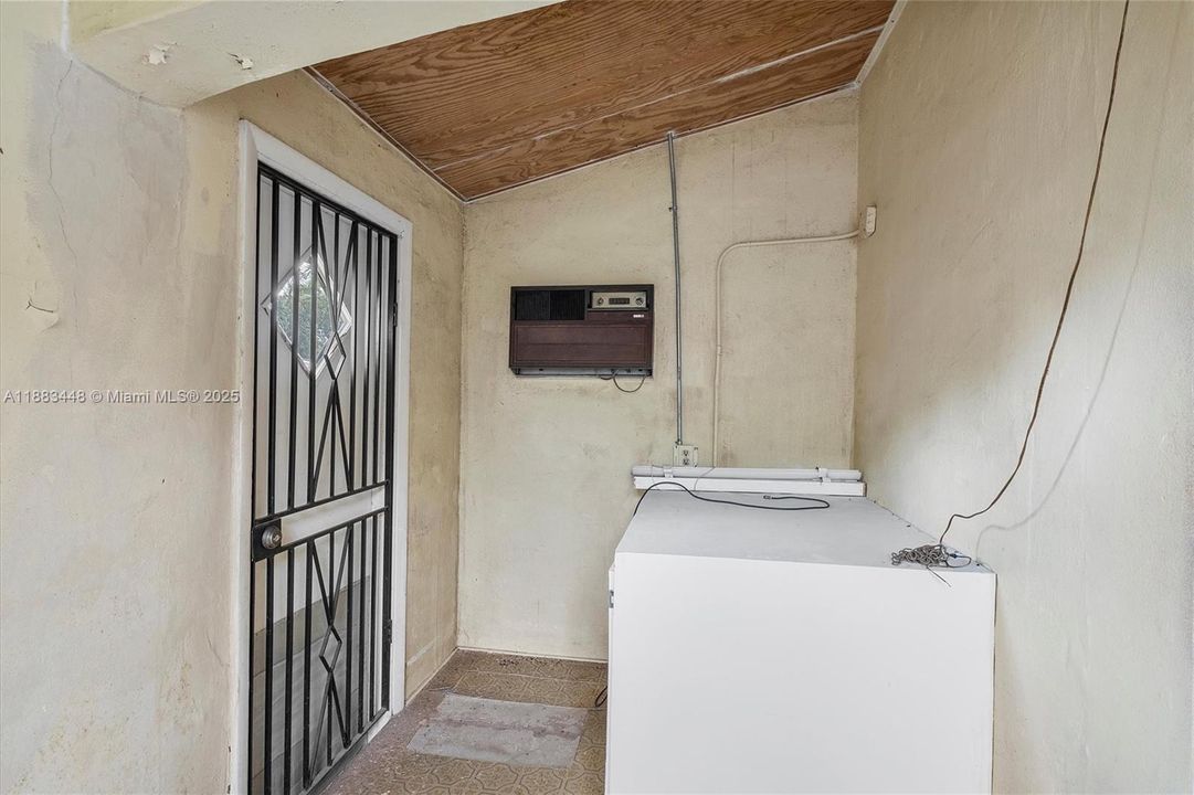 Vendido Recientemente: $583,000 (3 camas, 1 baños, 1063 Pies cuadrados)