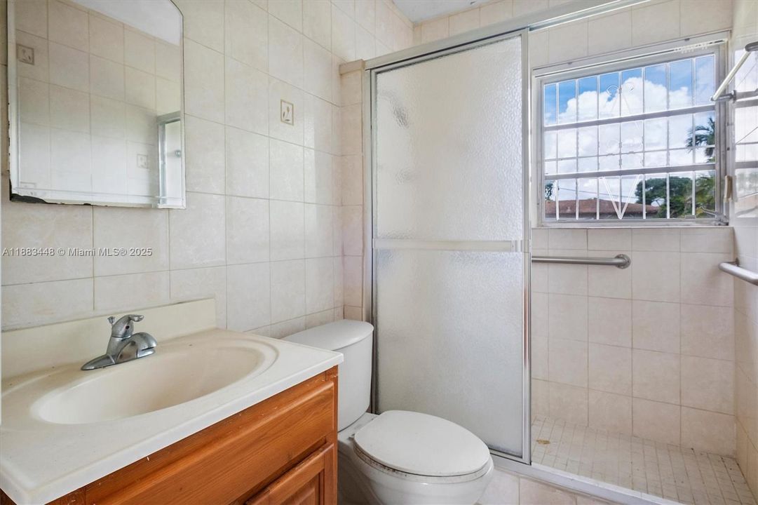 Vendido Recientemente: $583,000 (3 camas, 1 baños, 1063 Pies cuadrados)