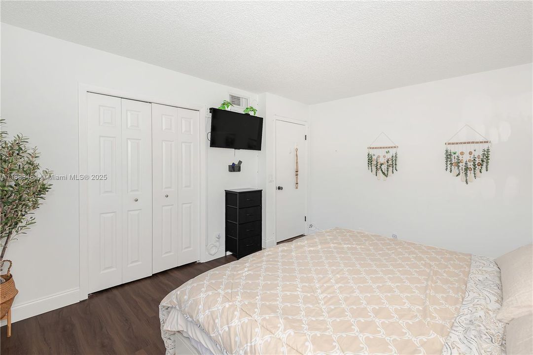 待售: $315,000 (2 贝兹, 2 浴室, 1231 平方英尺)