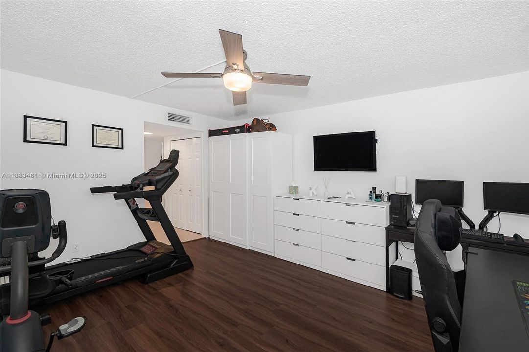 待售: $315,000 (2 贝兹, 2 浴室, 1231 平方英尺)