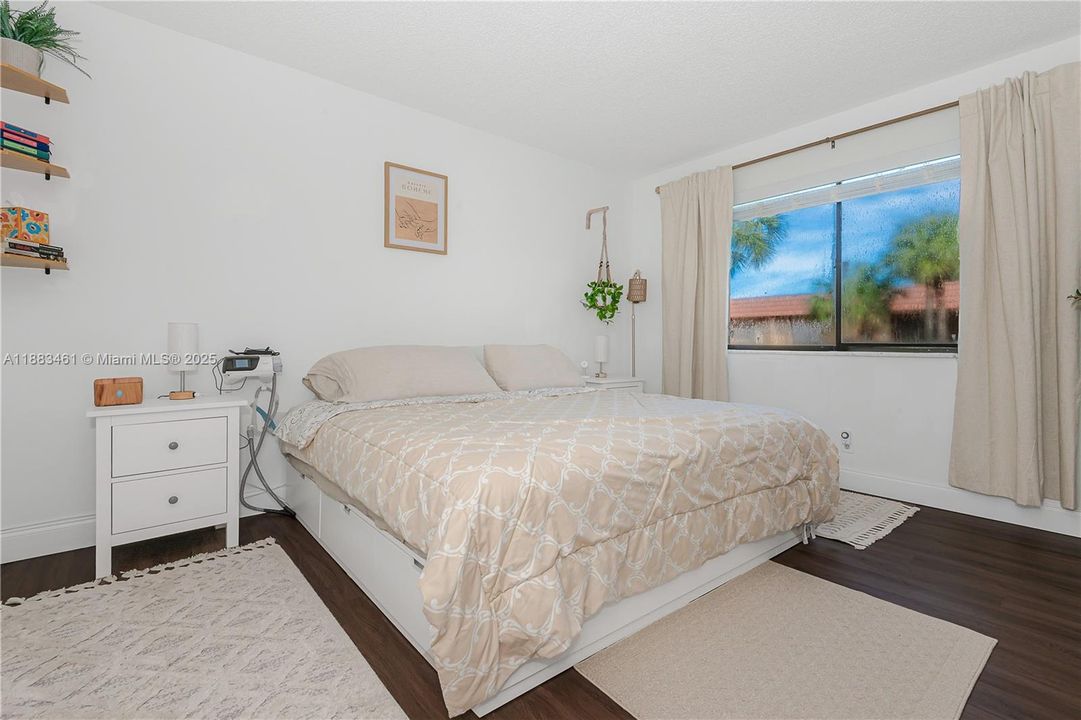 待售: $315,000 (2 贝兹, 2 浴室, 1231 平方英尺)