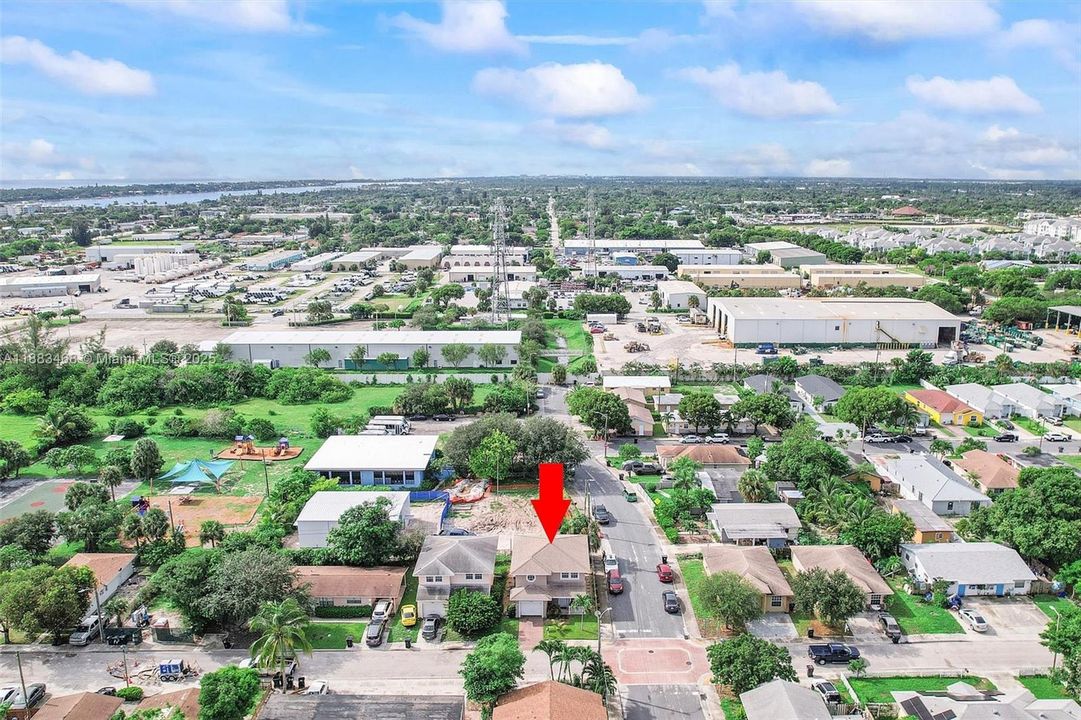 На продажу: $395,000 (3 спален, 2 ванн, 1609 Квадратных фут)