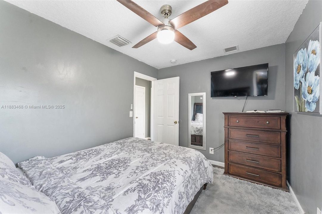 На продажу: $395,000 (3 спален, 2 ванн, 1609 Квадратных фут)