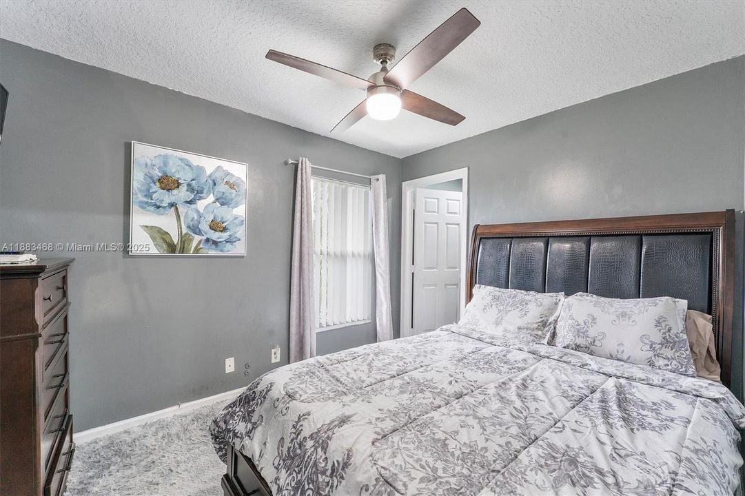 На продажу: $395,000 (3 спален, 2 ванн, 1609 Квадратных фут)