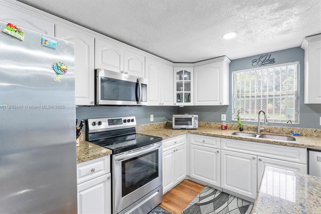 На продажу: $395,000 (3 спален, 2 ванн, 1609 Квадратных фут)