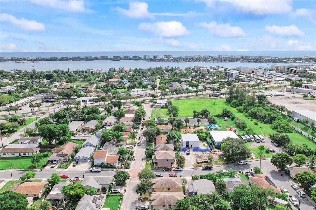 На продажу: $395,000 (3 спален, 2 ванн, 1609 Квадратных фут)