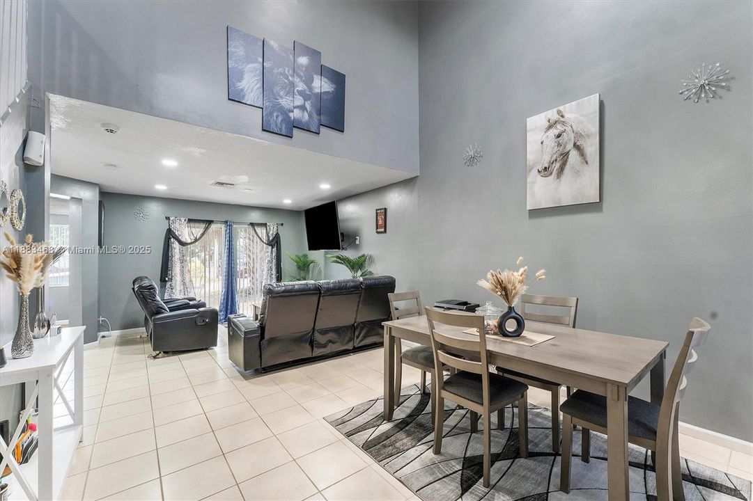 На продажу: $395,000 (3 спален, 2 ванн, 1609 Квадратных фут)