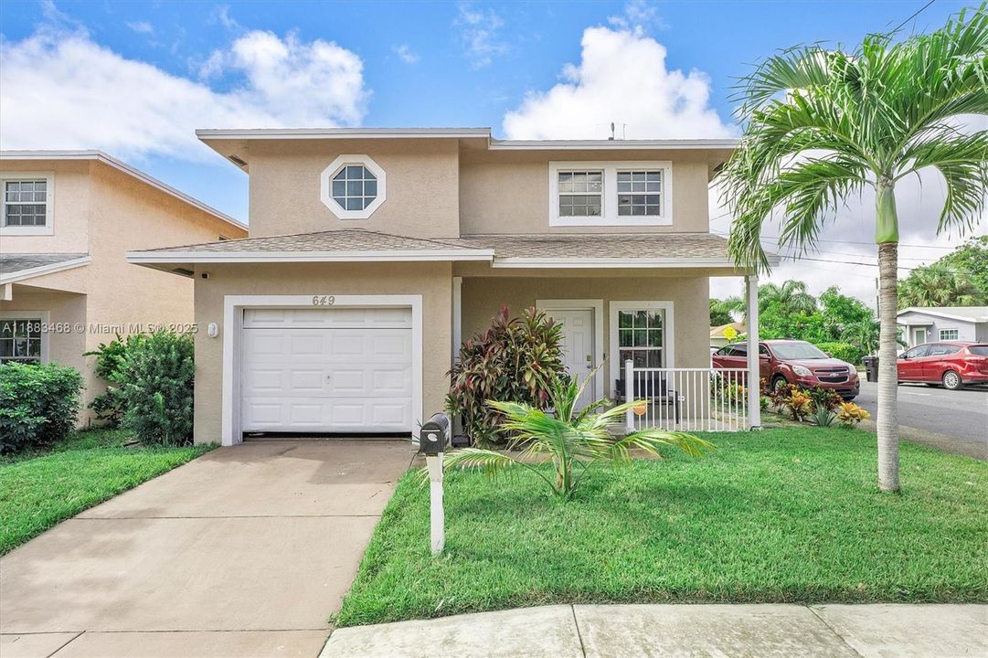 На продажу: $395,000 (3 спален, 2 ванн, 1609 Квадратных фут)