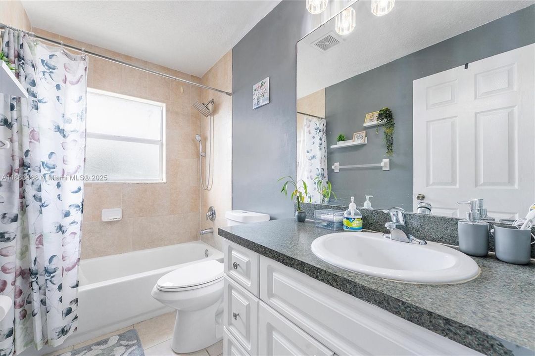 На продажу: $395,000 (3 спален, 2 ванн, 1609 Квадратных фут)