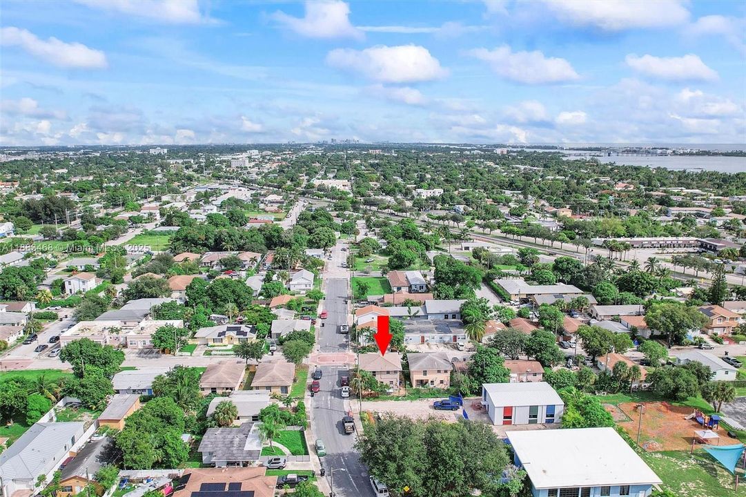 На продажу: $395,000 (3 спален, 2 ванн, 1609 Квадратных фут)