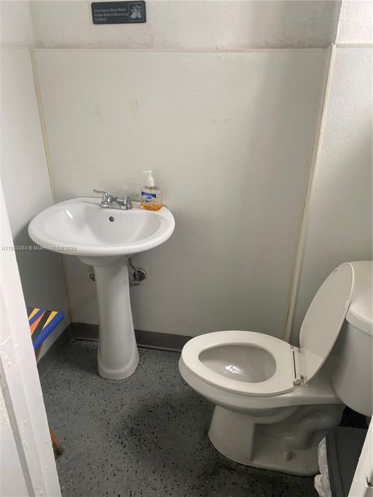 最近售出: $125,000 (0 贝兹, 0 浴室, 0 平方英尺)