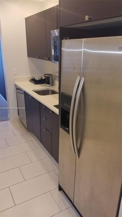 待售: $125,000 (1 贝兹, 1 浴室, 705 平方英尺)