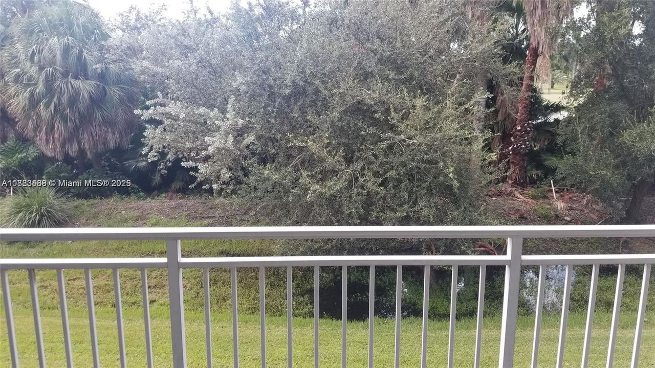 待售: $125,000 (1 贝兹, 1 浴室, 705 平方英尺)