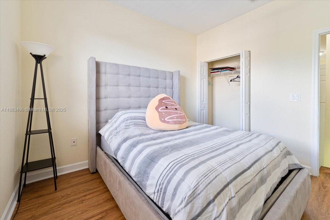 合同活跃: $3,150 (3 贝兹, 2 浴室, 1742 平方英尺)