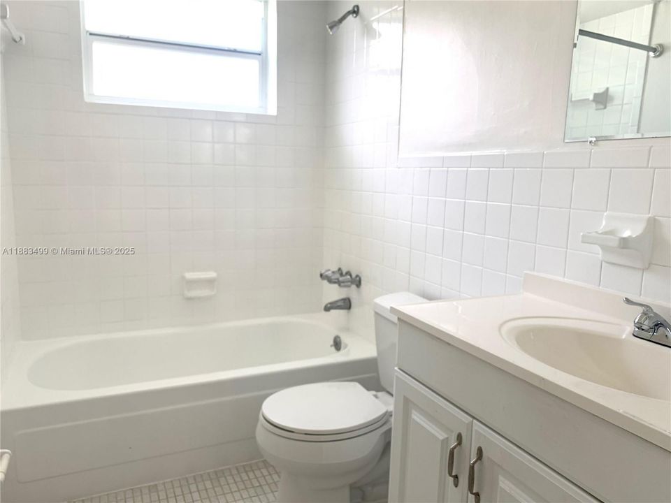 Недавно арендовано: $1,900 (2 спален, 1 ванн, 1052 Квадратных фут)