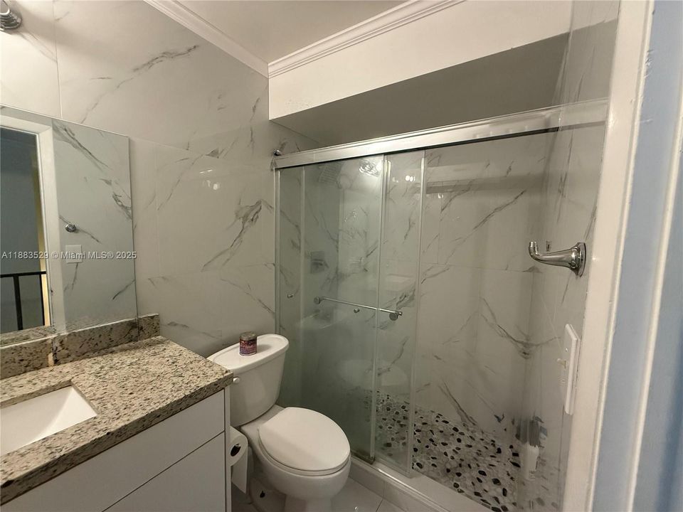 Activo con contrato: $3,500 (4 camas, 3 baños, 1590 Pies cuadrados)