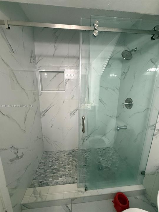 Activo con contrato: $3,500 (4 camas, 3 baños, 1590 Pies cuadrados)