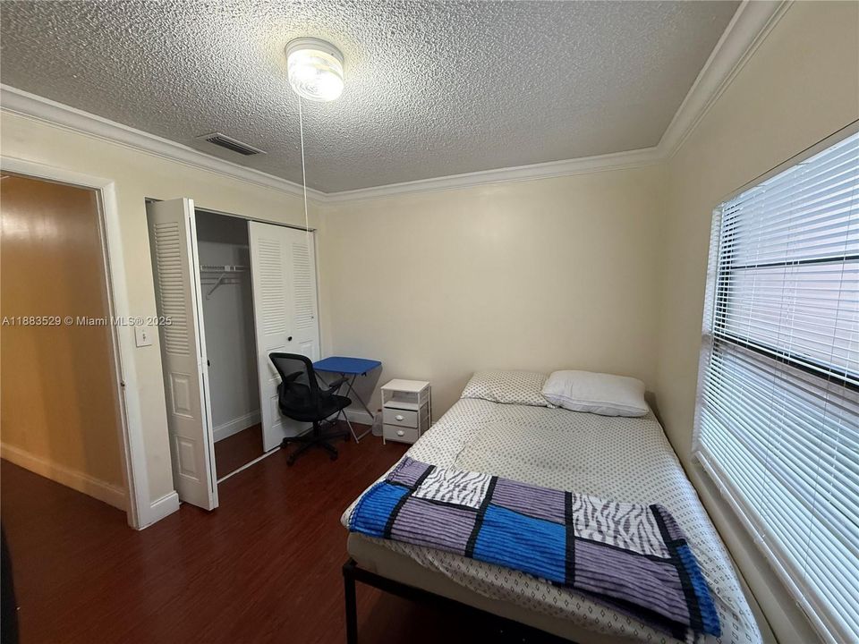 Activo con contrato: $3,500 (4 camas, 3 baños, 1590 Pies cuadrados)