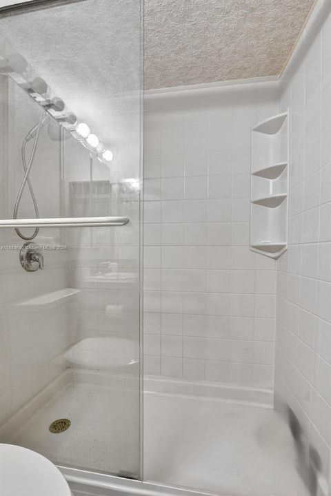 На продажу: $115,000 (1 спален, 1 ванн, 700 Квадратных фут)