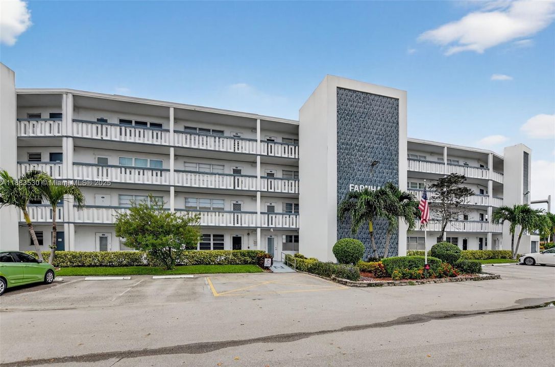 На продажу: $115,000 (1 спален, 1 ванн, 700 Квадратных фут)