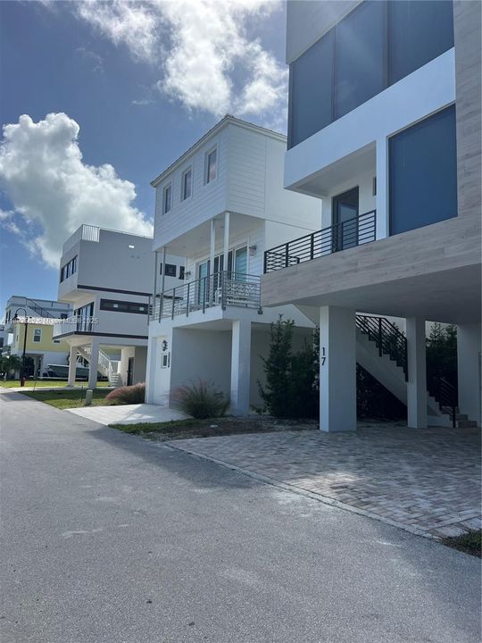 En Venta: $339,000 (1,658 sqft)