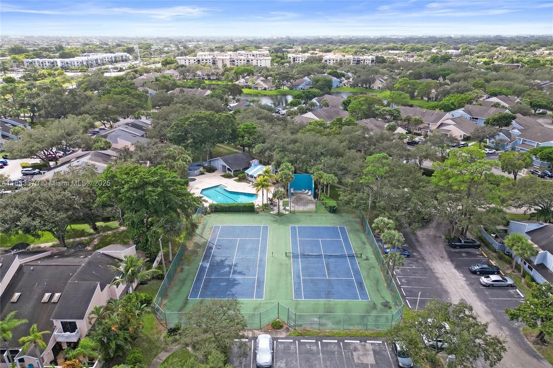 For Sale: $339,900 (3 beds, 2 baths, 1252 Square Feet)