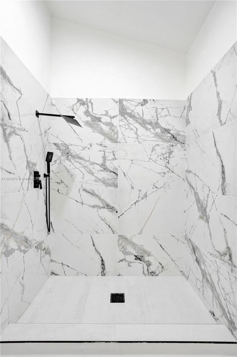 For Sale: $339,900 (3 beds, 2 baths, 1252 Square Feet)