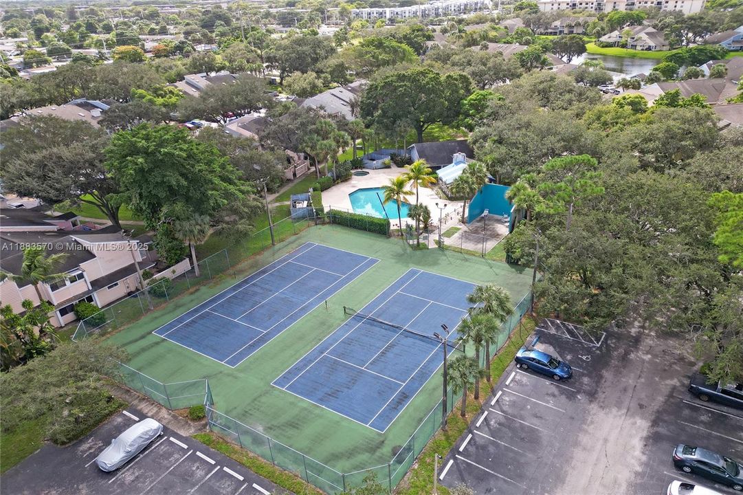 For Sale: $339,900 (3 beds, 2 baths, 1252 Square Feet)