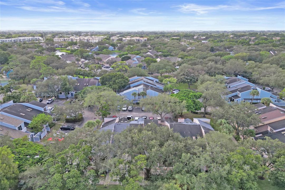 For Sale: $339,900 (3 beds, 2 baths, 1252 Square Feet)