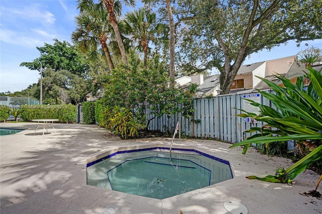 For Sale: $339,900 (3 beds, 2 baths, 1252 Square Feet)