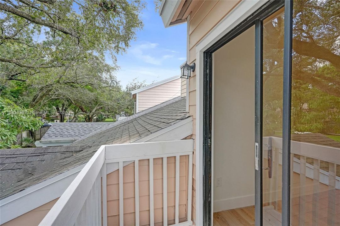 For Sale: $339,900 (3 beds, 2 baths, 1252 Square Feet)