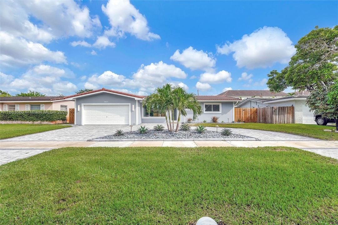 Recently Sold: $969,000 (3 beds, 3 baths, 2124 Square Feet)